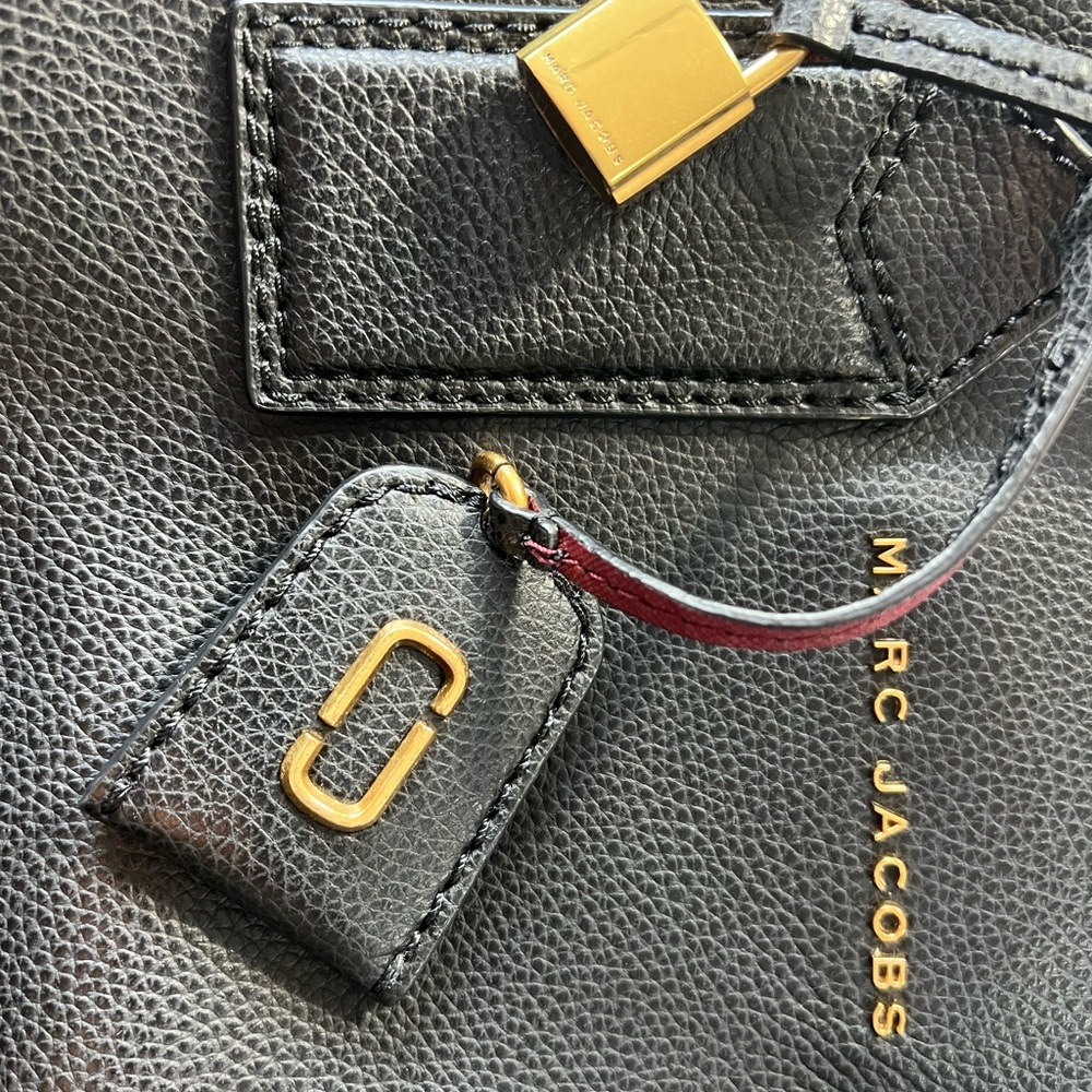 Marc Jacobs Black Pebbled Leather Tote with Gold Hardware - Picture 2 of 13